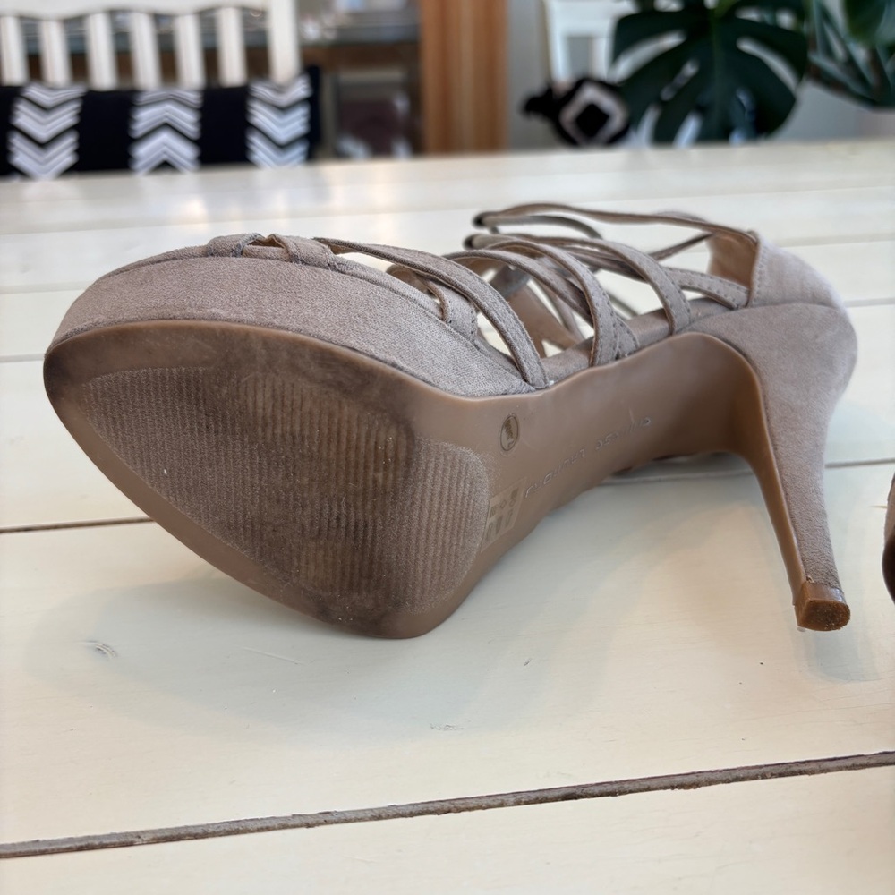Chinese Laundry Strappy Sandal Heels Women’s 7.5 Beige Taupe - Picture 6 of 16